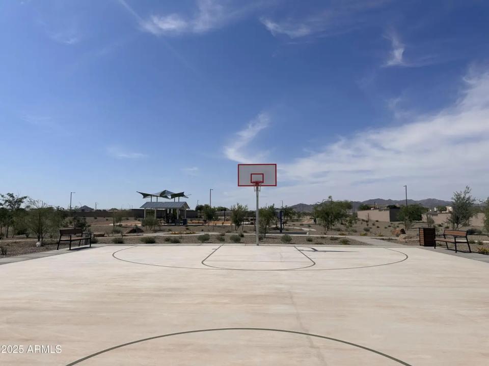 Real Estate Picture 5