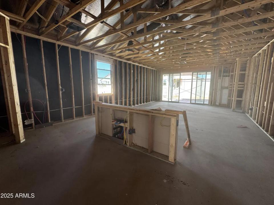 Real Estate Picture 4