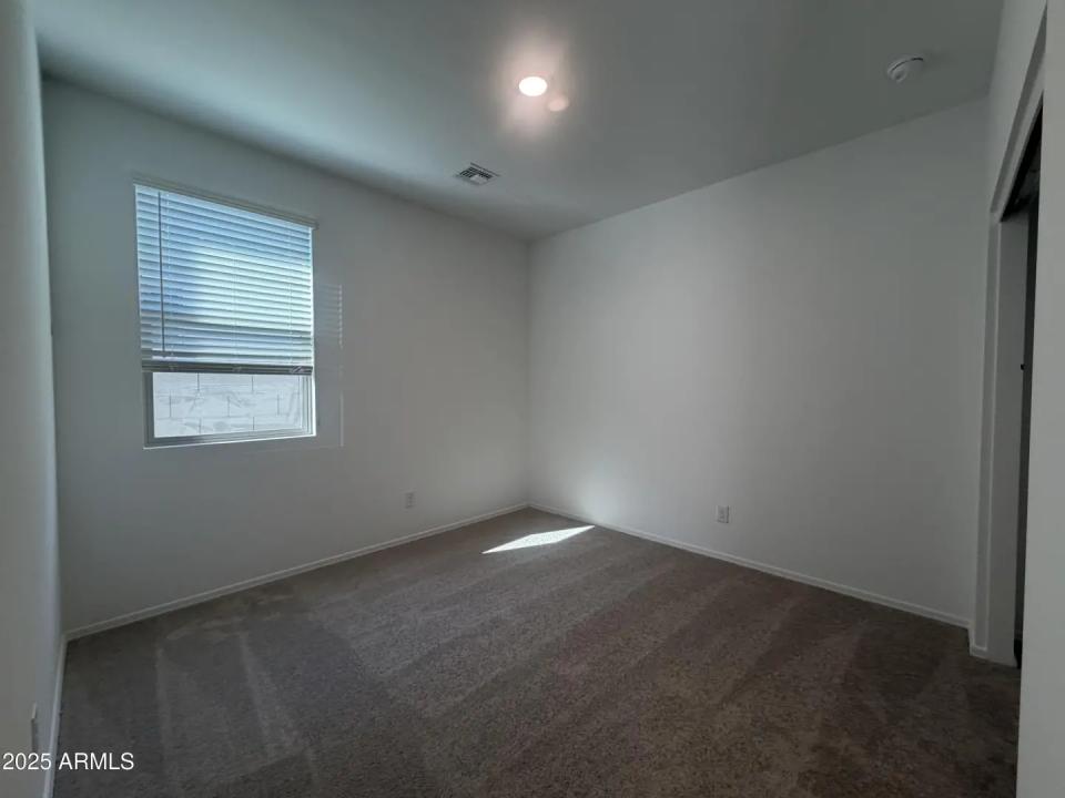 Real Estate Picture 7