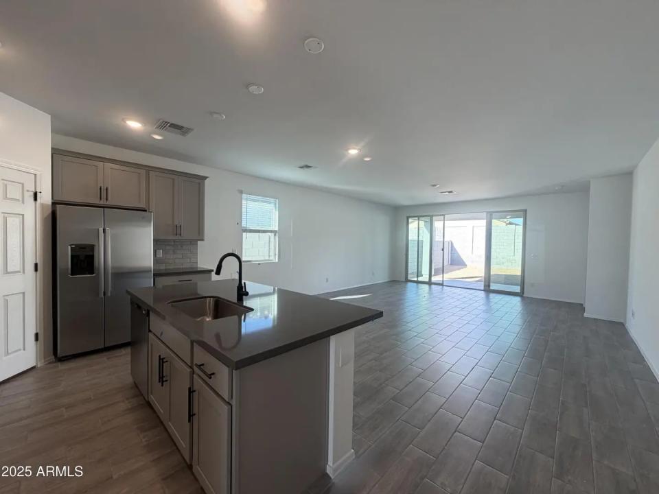 Real Estate Picture 9