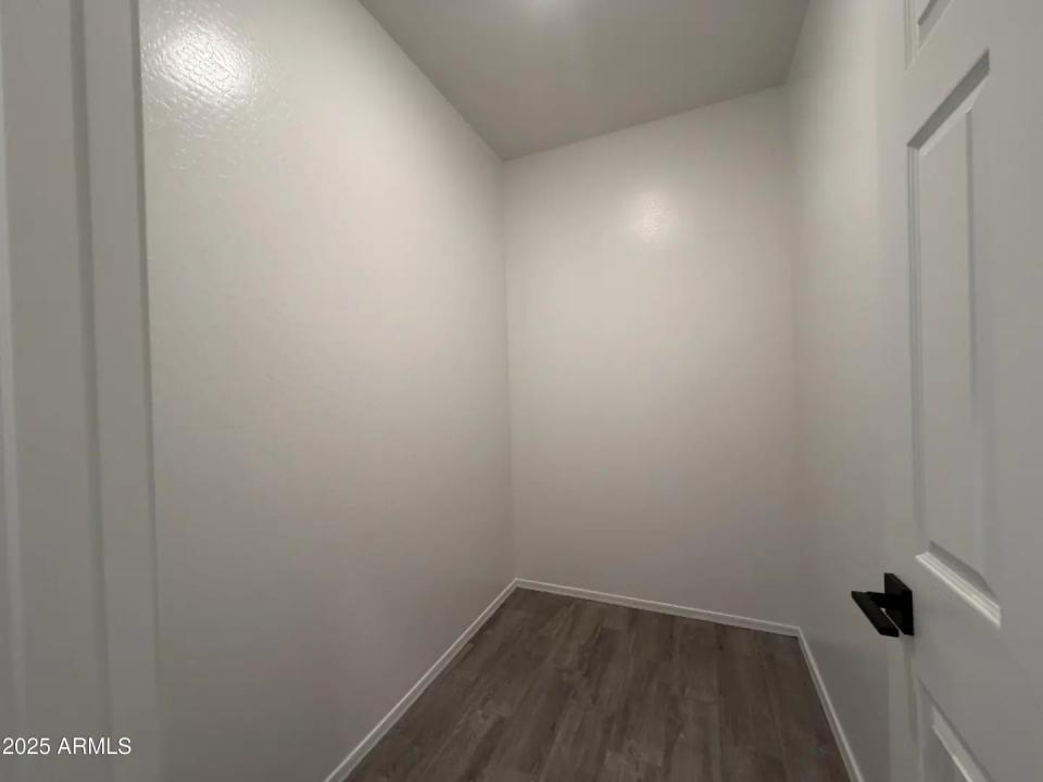 Real Estate Picture 11