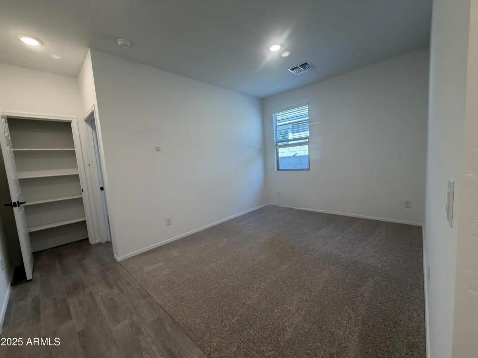 Real Estate Picture 13