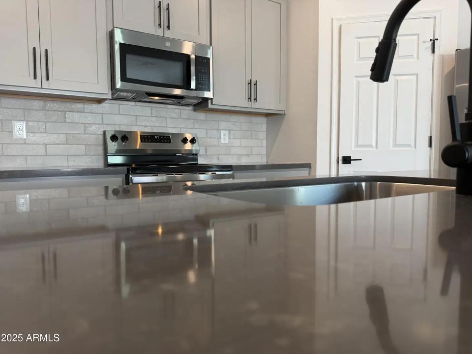 Real Estate Picture 16