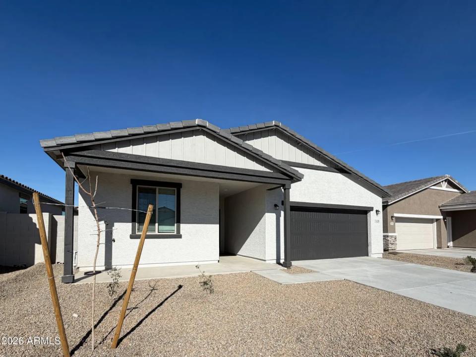 Real Estate Picture 3