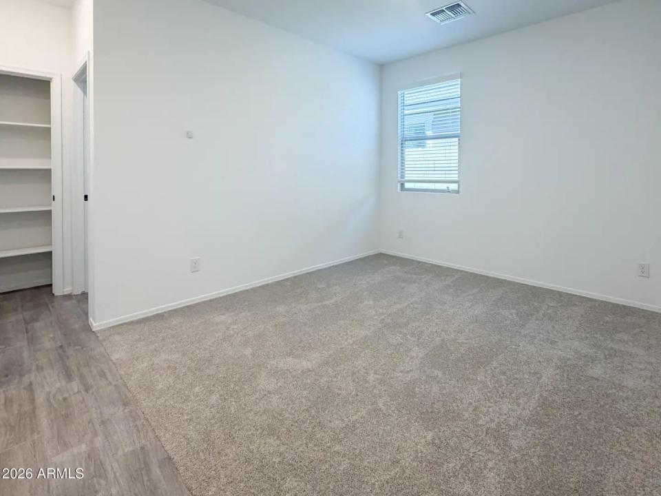 Real Estate Picture 11