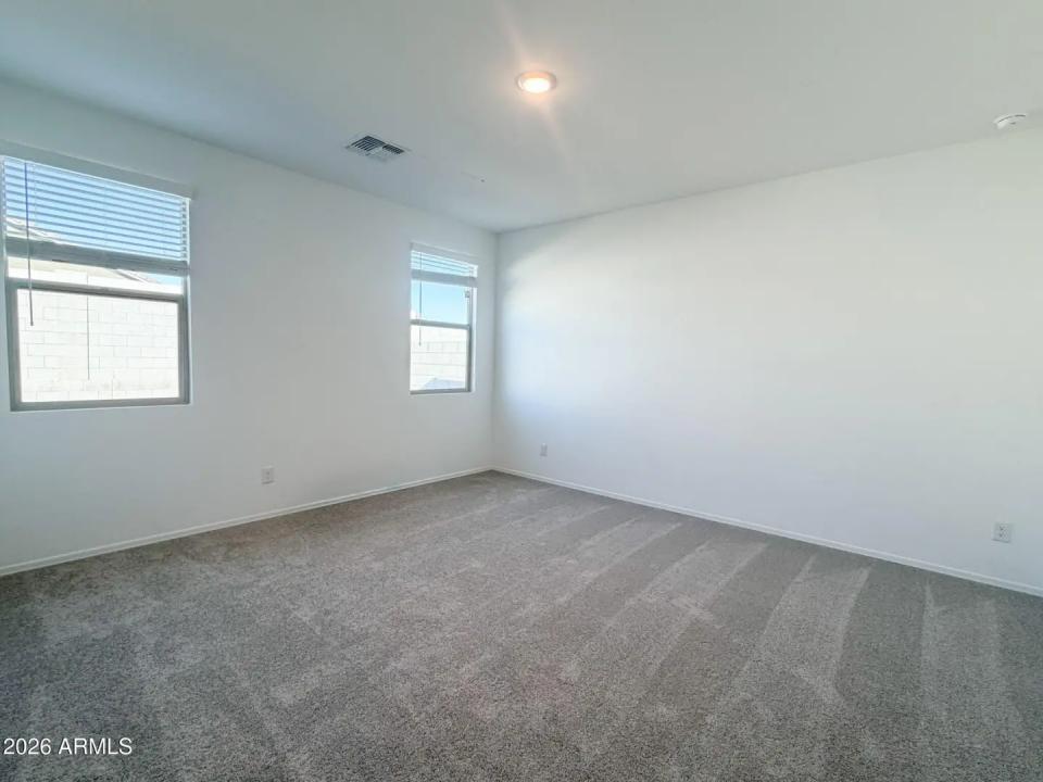 Real Estate Picture 17