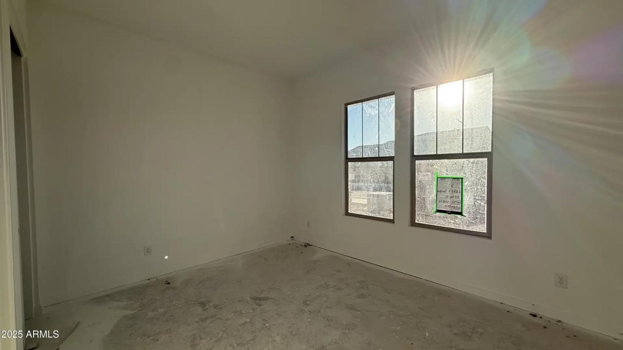 Real Estate Picture 4