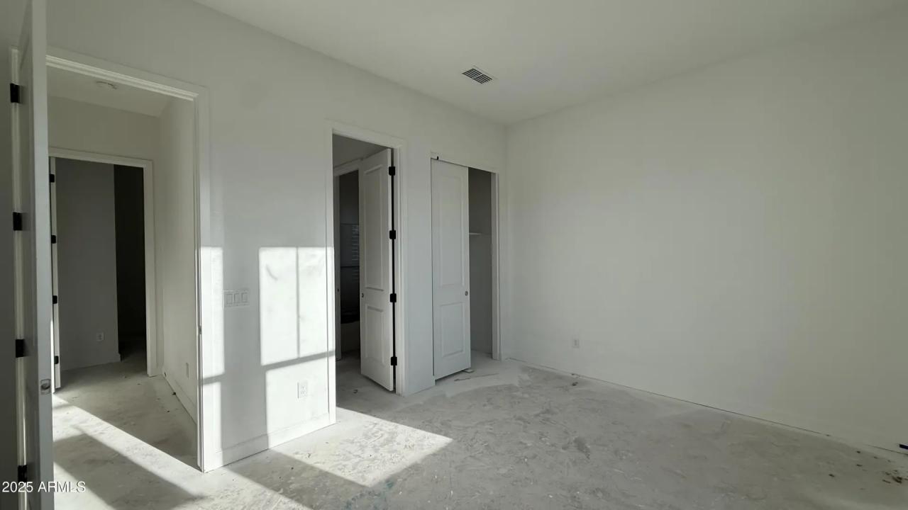 Real Estate Picture 5