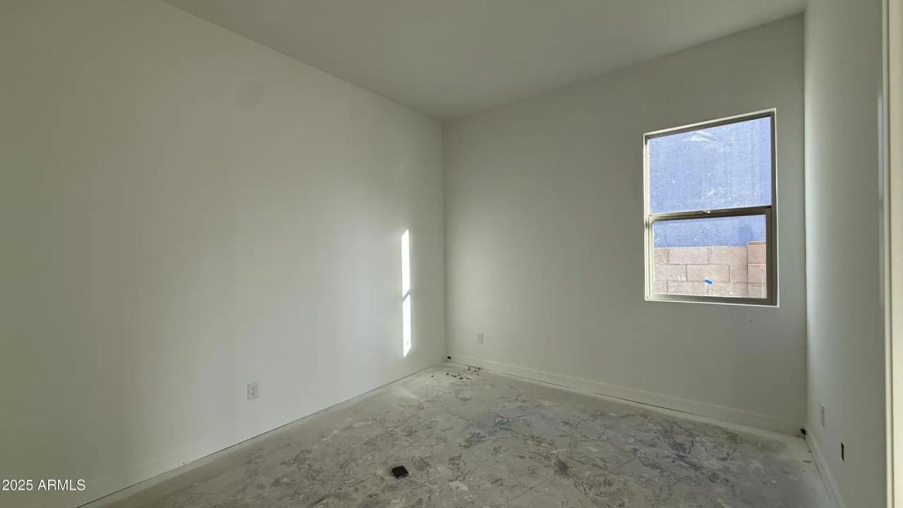 Real Estate Picture 7