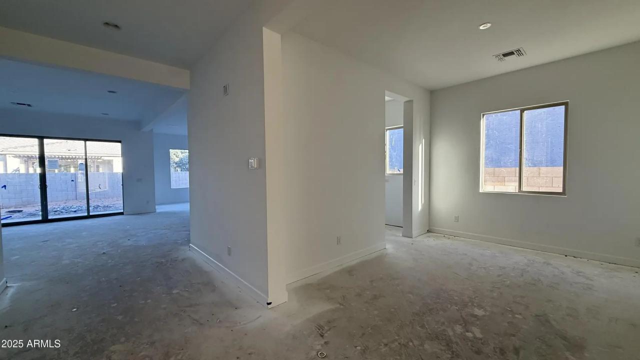 Real Estate Picture 9