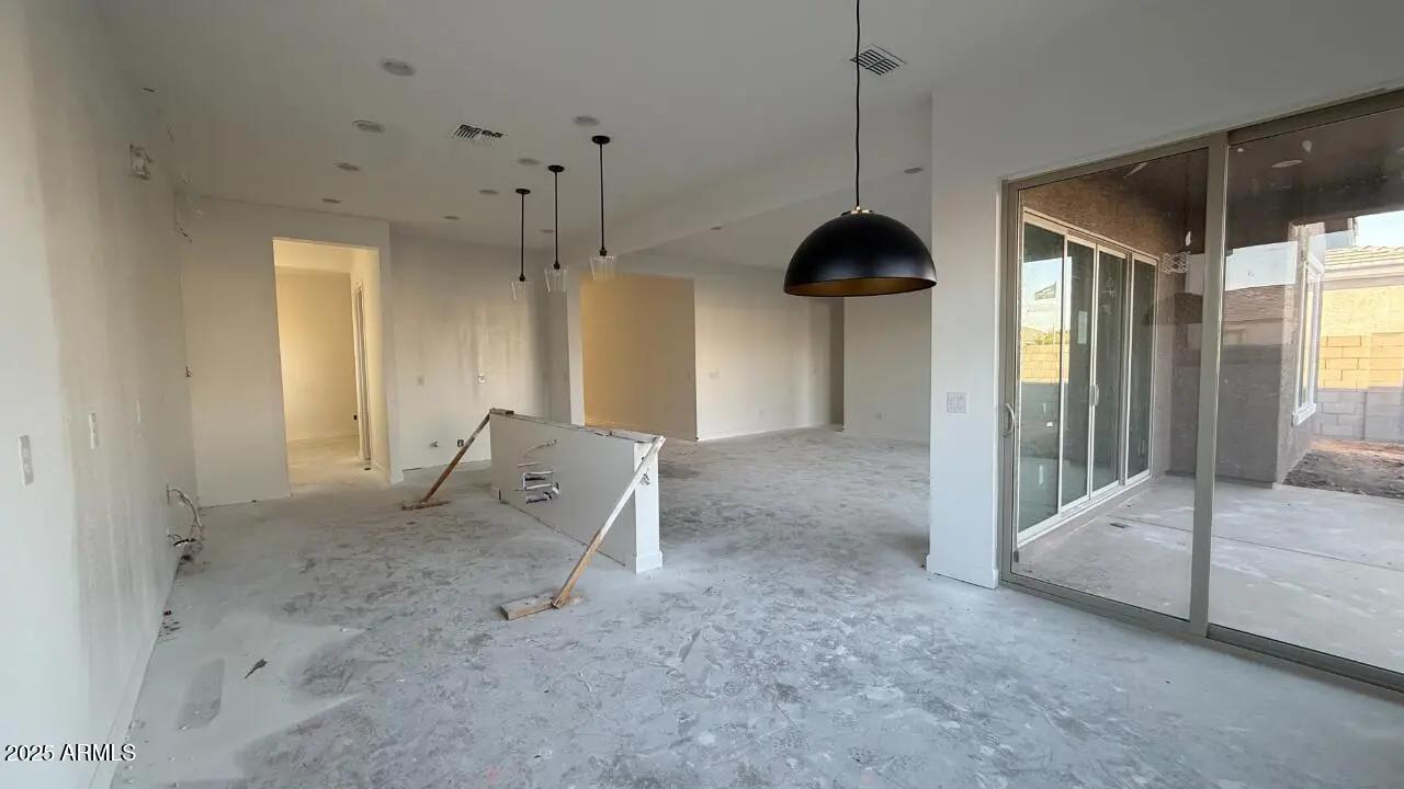 Real Estate Picture 13