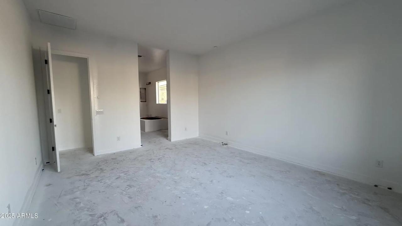 Real Estate Picture 16