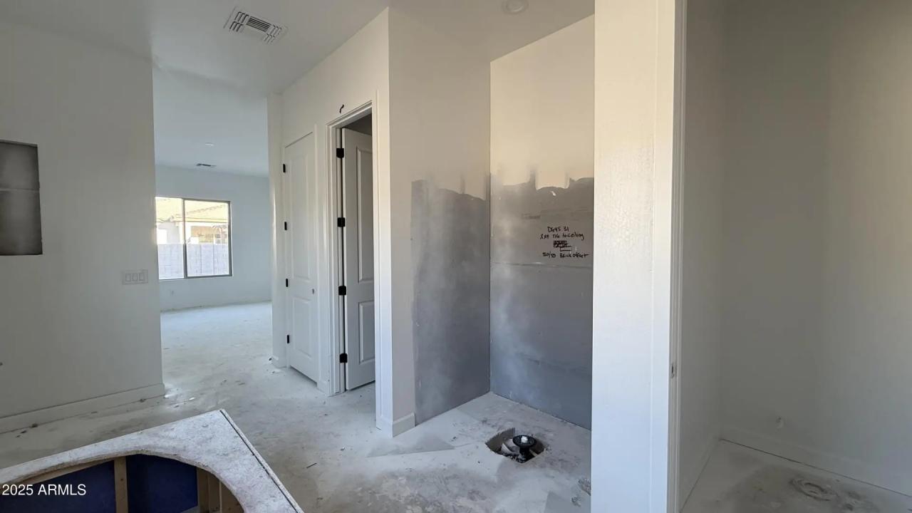 Real Estate Picture 18
