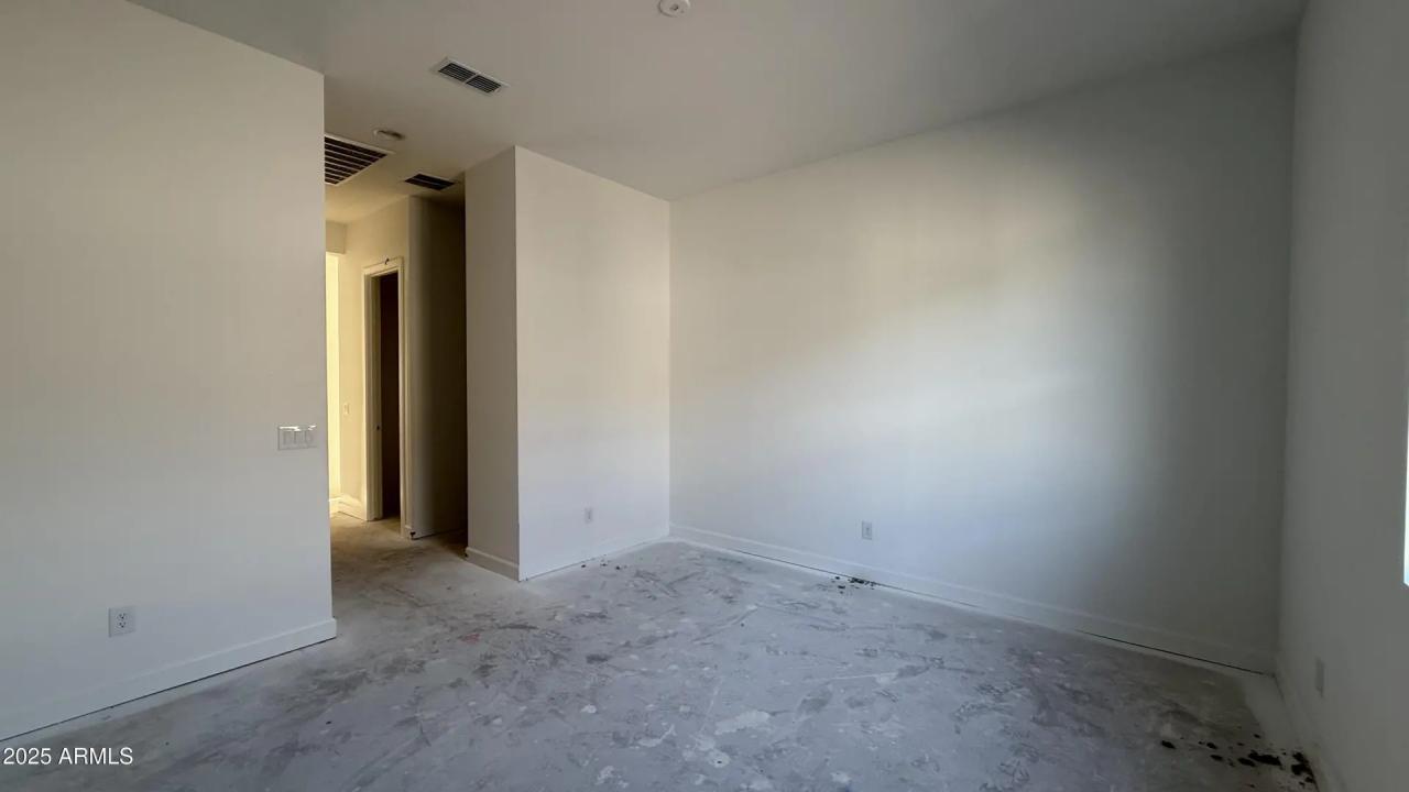 Real Estate Picture 22