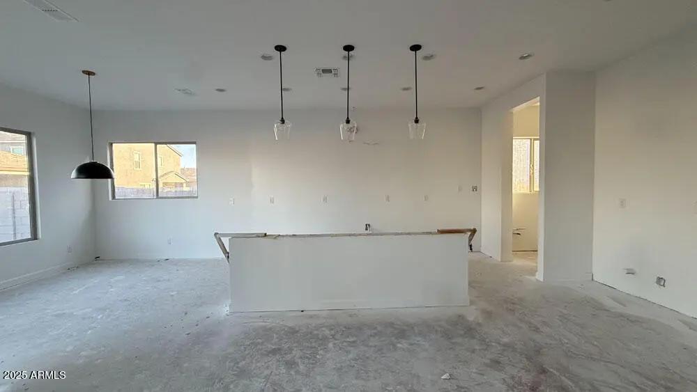 Real Estate Picture 12