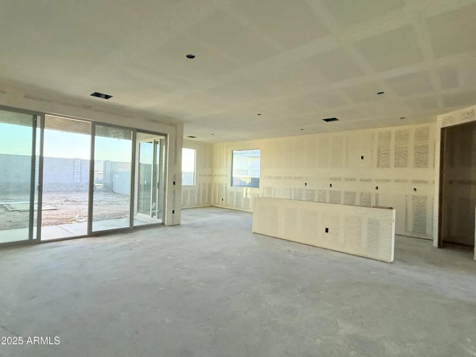 Real Estate Picture 6