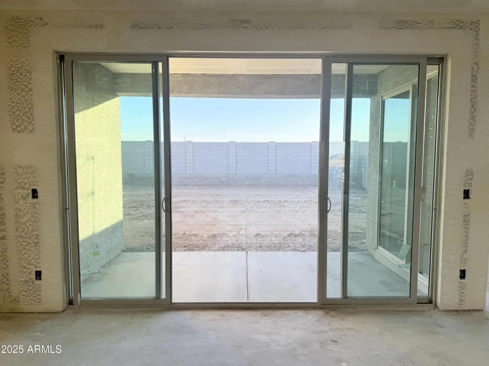 Real Estate Picture 7