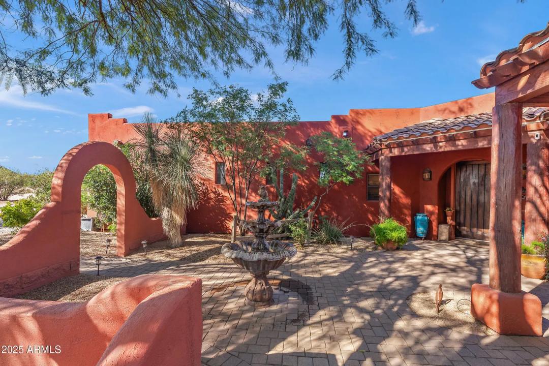 Real Estate Picture 8