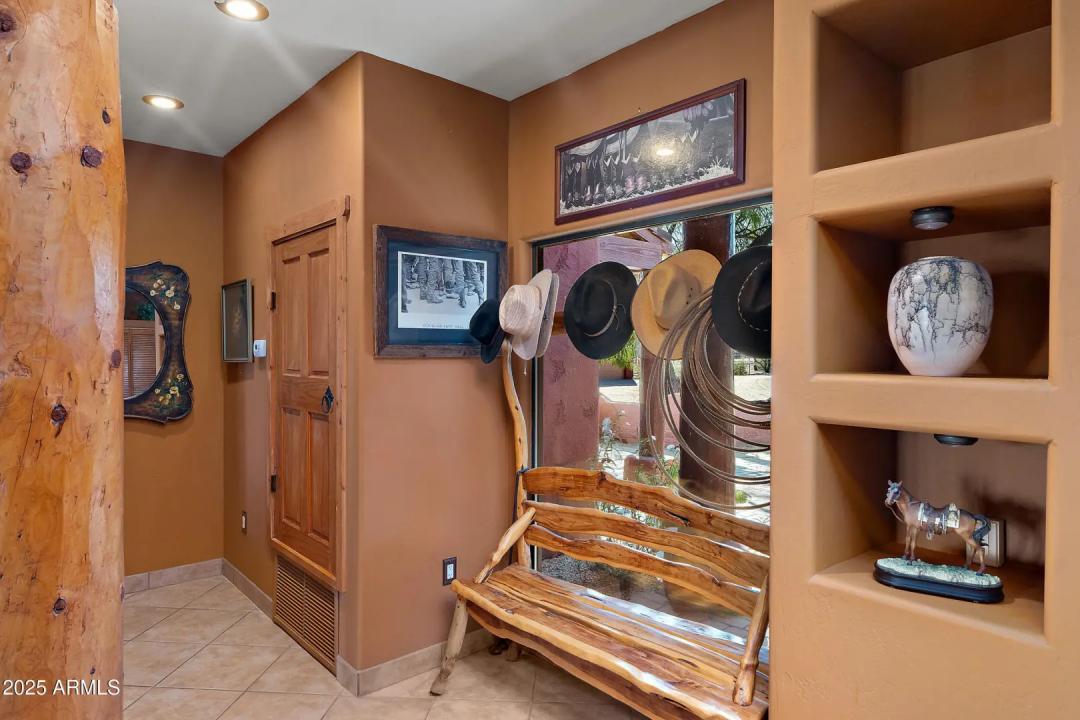 Real Estate Picture 9