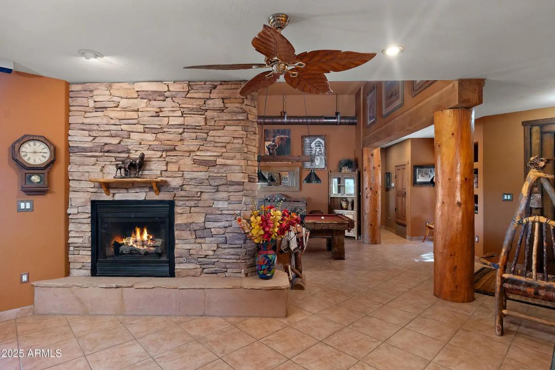 Real Estate Picture 11