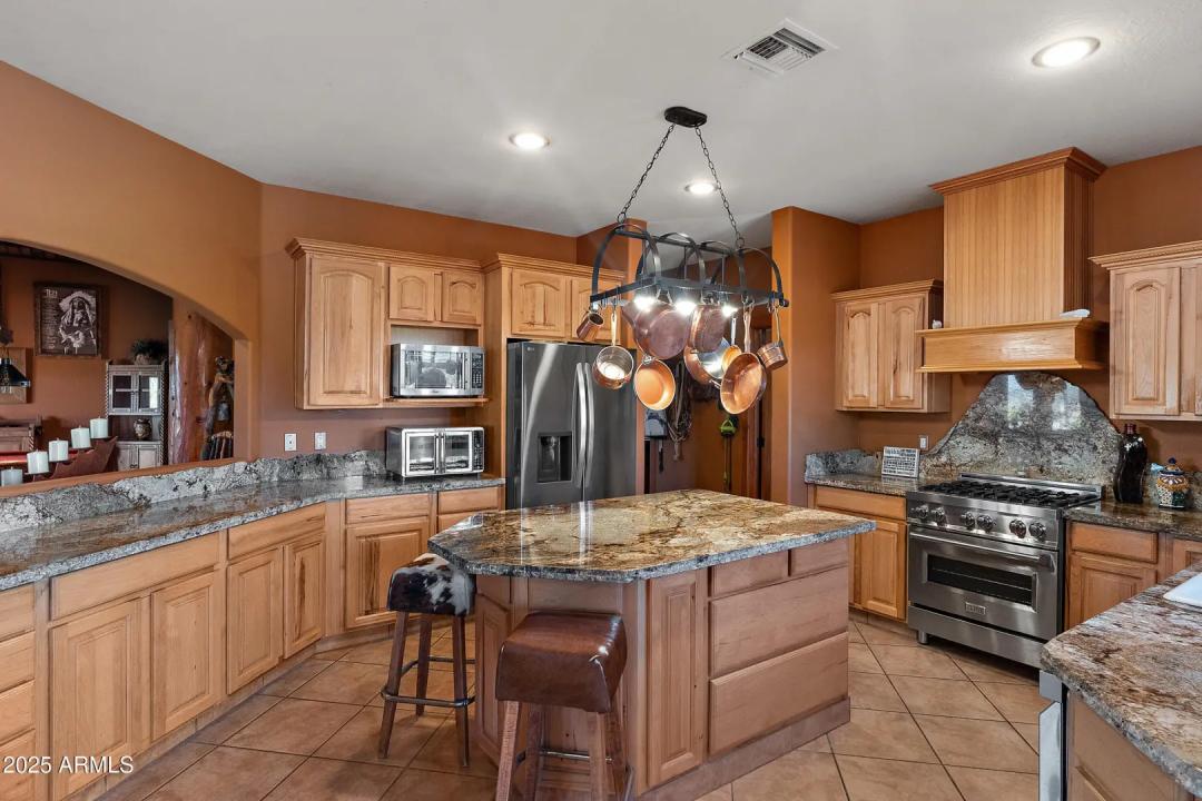 Real Estate Picture 3