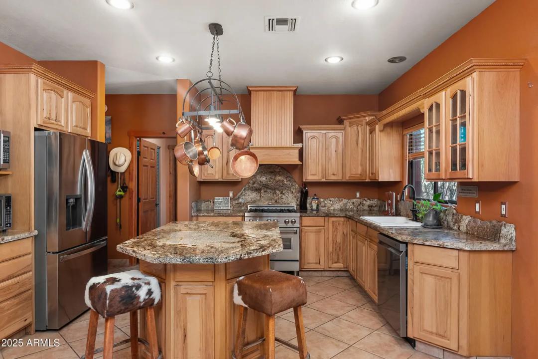 Real Estate Picture 13