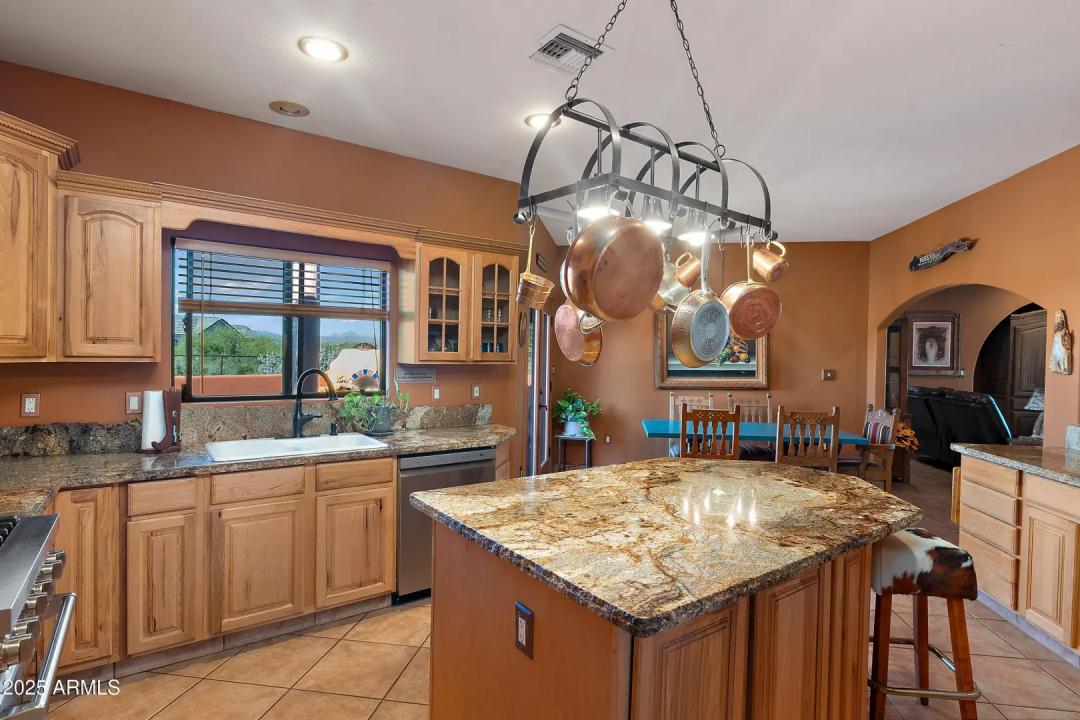 Real Estate Picture 14