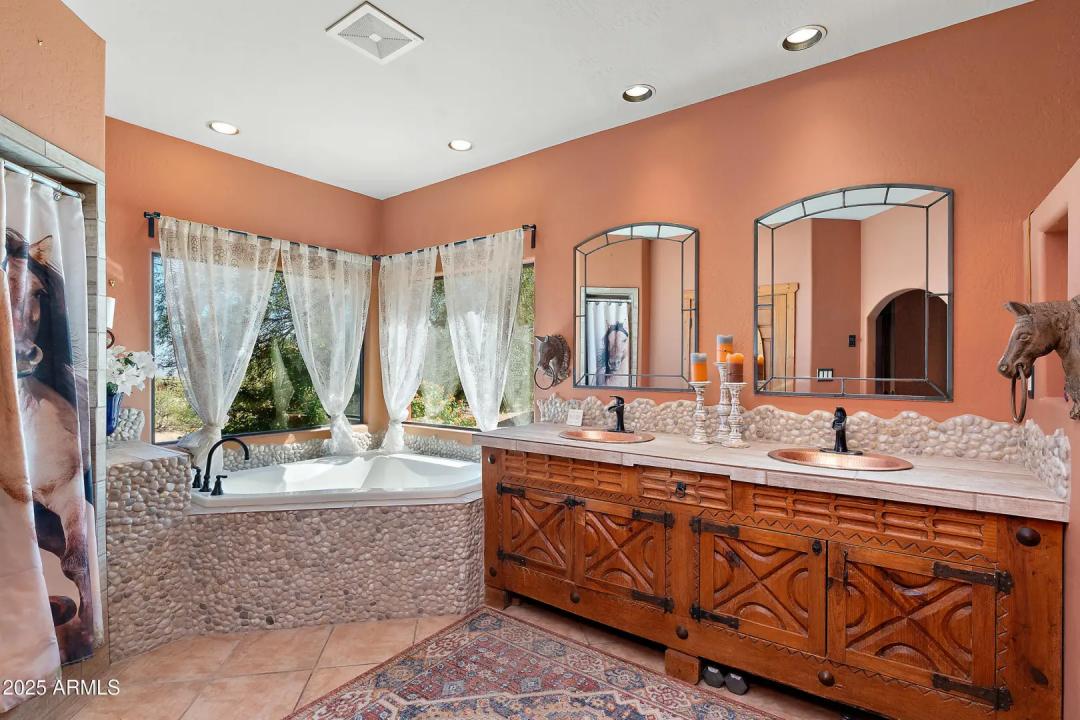 Real Estate Picture 18