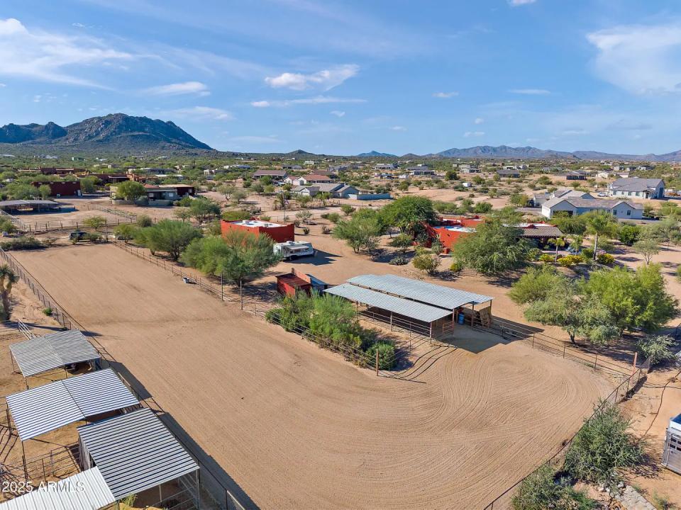 Real Estate Picture 5