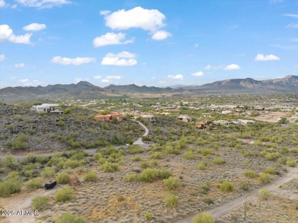 Real Estate Picture 9