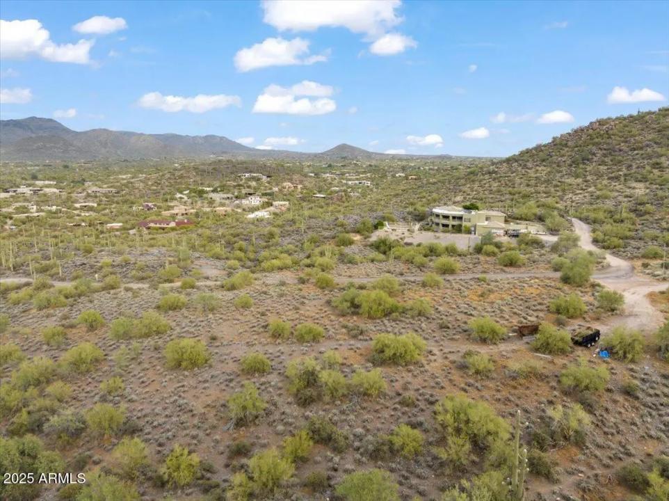Real Estate Picture 14