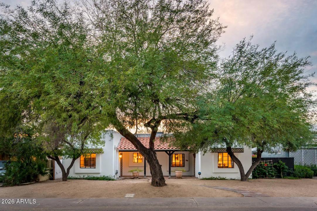 Real Estate Picture 3