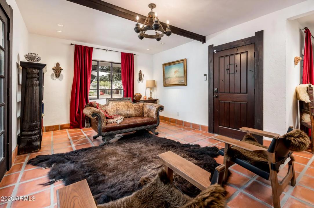 Real Estate Picture 6