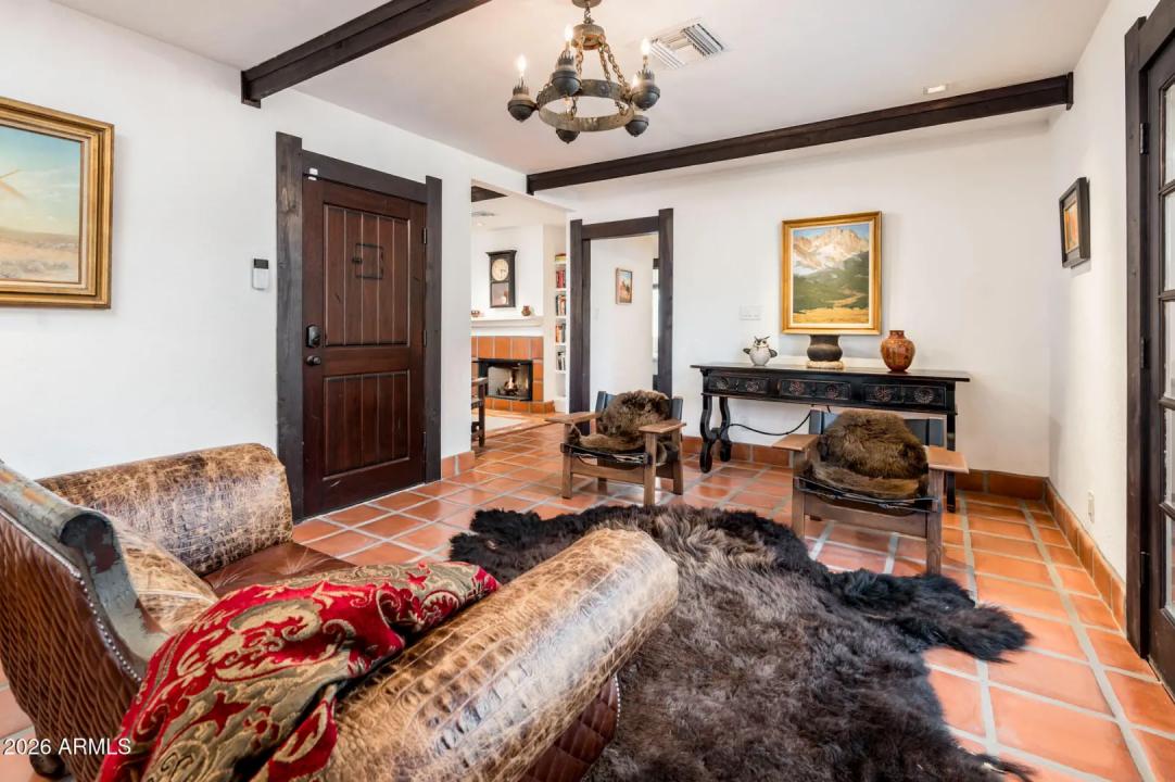 Real Estate Picture 7