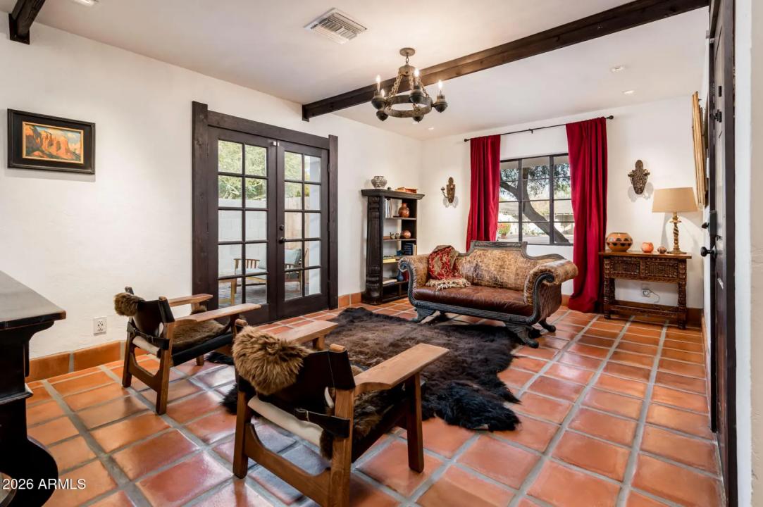 Real Estate Picture 9