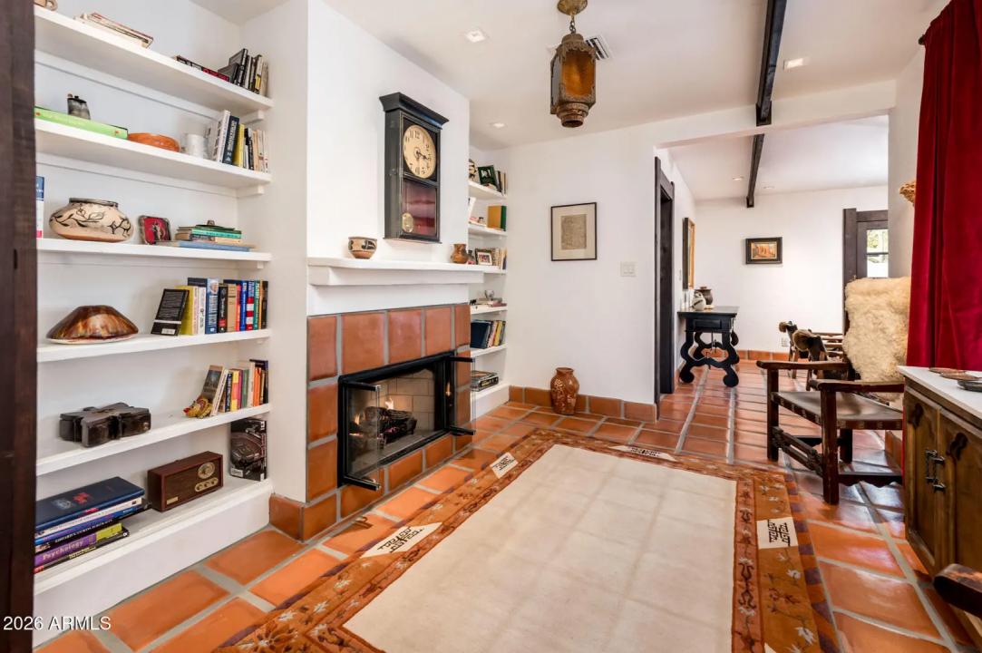 Real Estate Picture 12