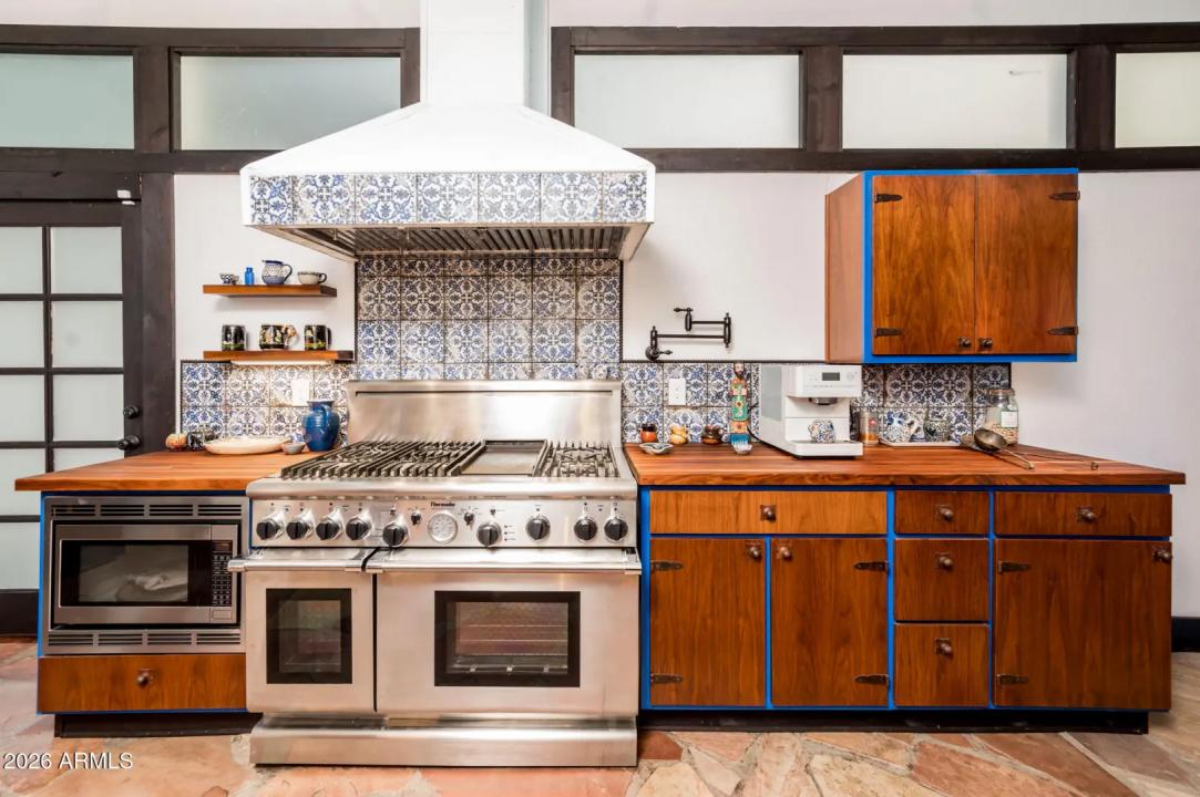 Real Estate Picture 19