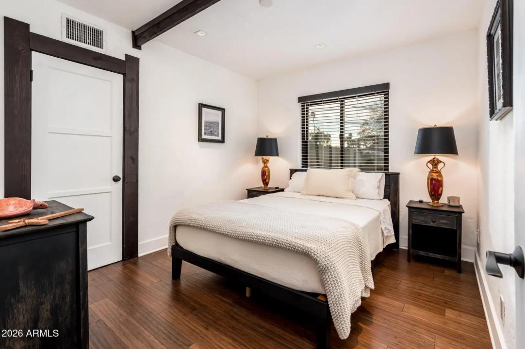 Real Estate Picture 30