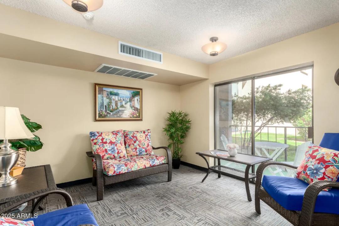 Real Estate Picture 4