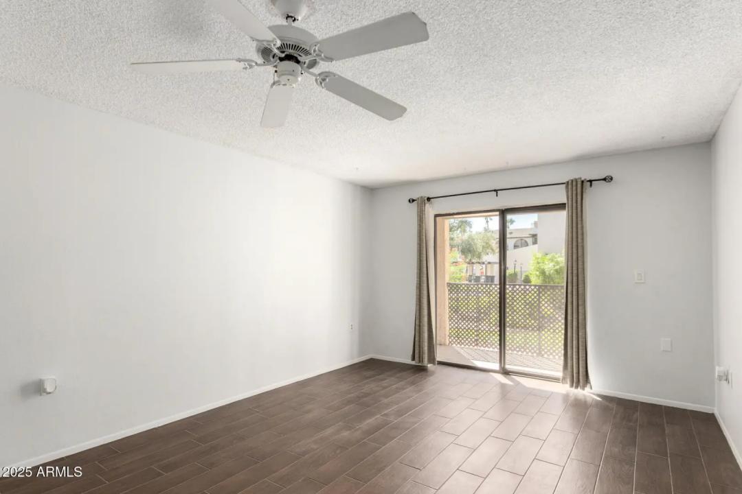 Real Estate Picture 8