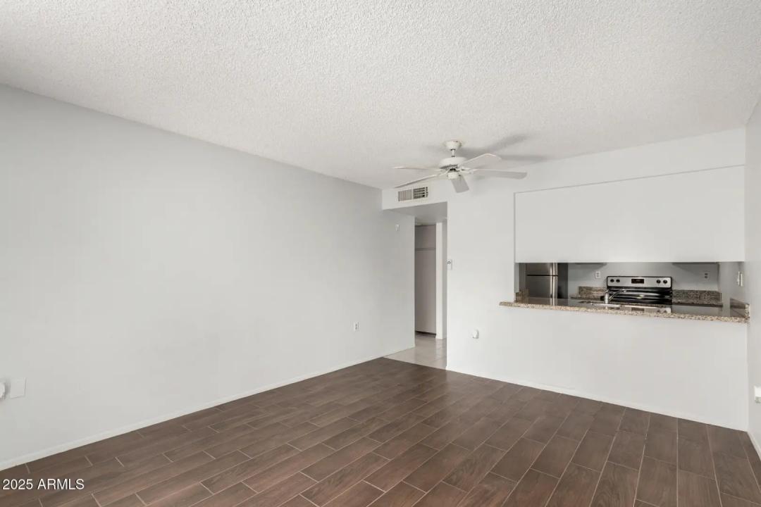Real Estate Picture 9