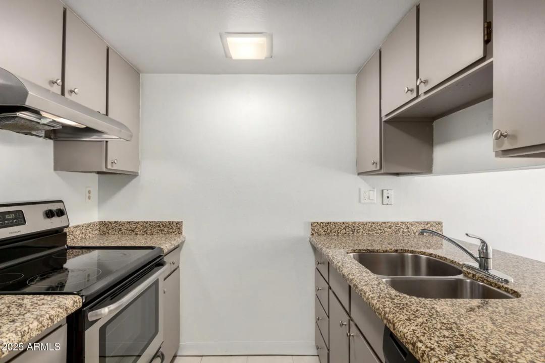 Real Estate Picture 12