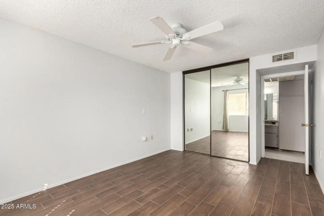 Real Estate Picture 16