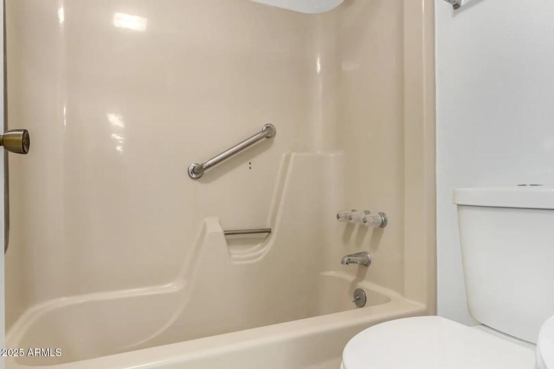 Real Estate Picture 18