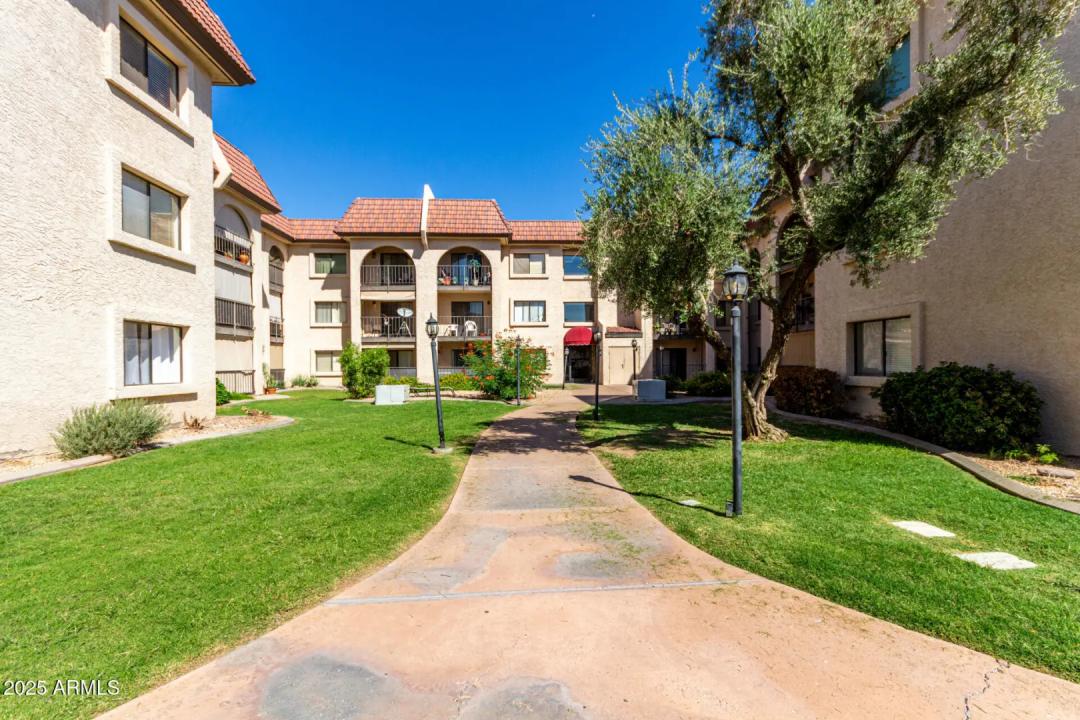 Real Estate Picture 22