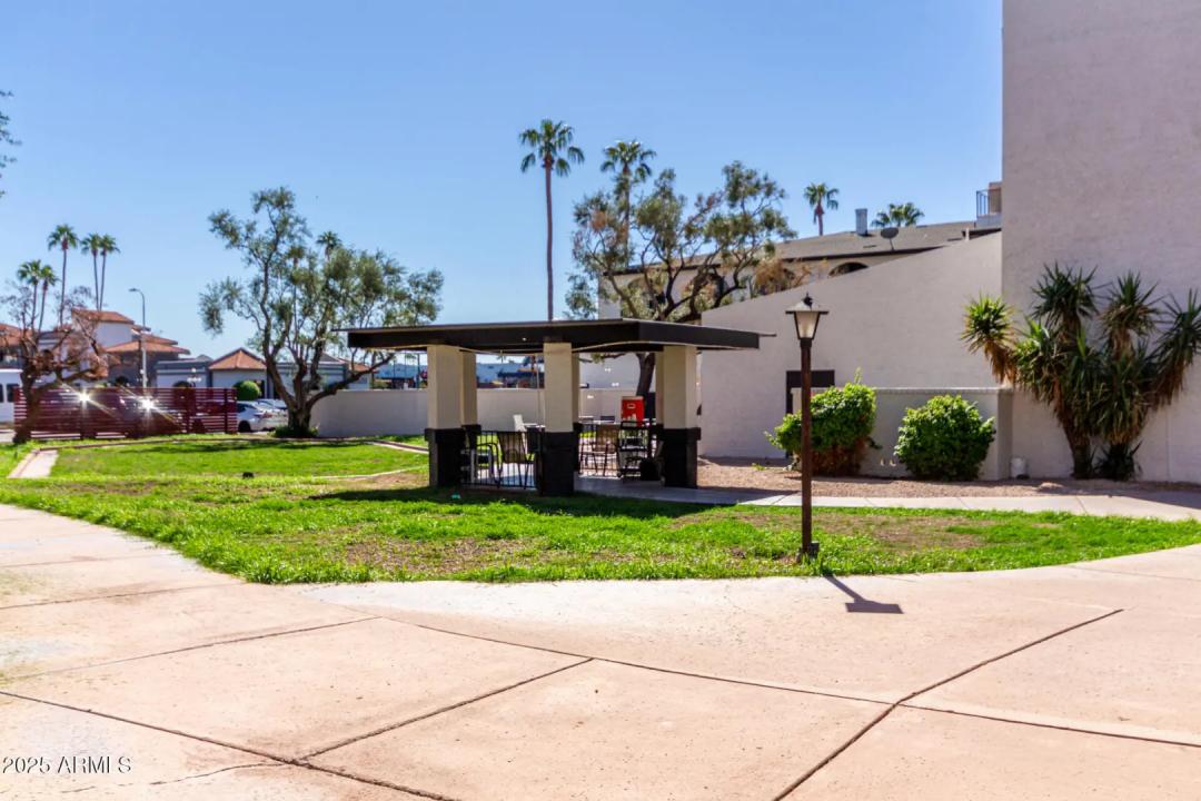 Real Estate Picture 24
