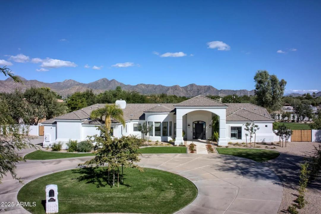 Real Estate Picture 3