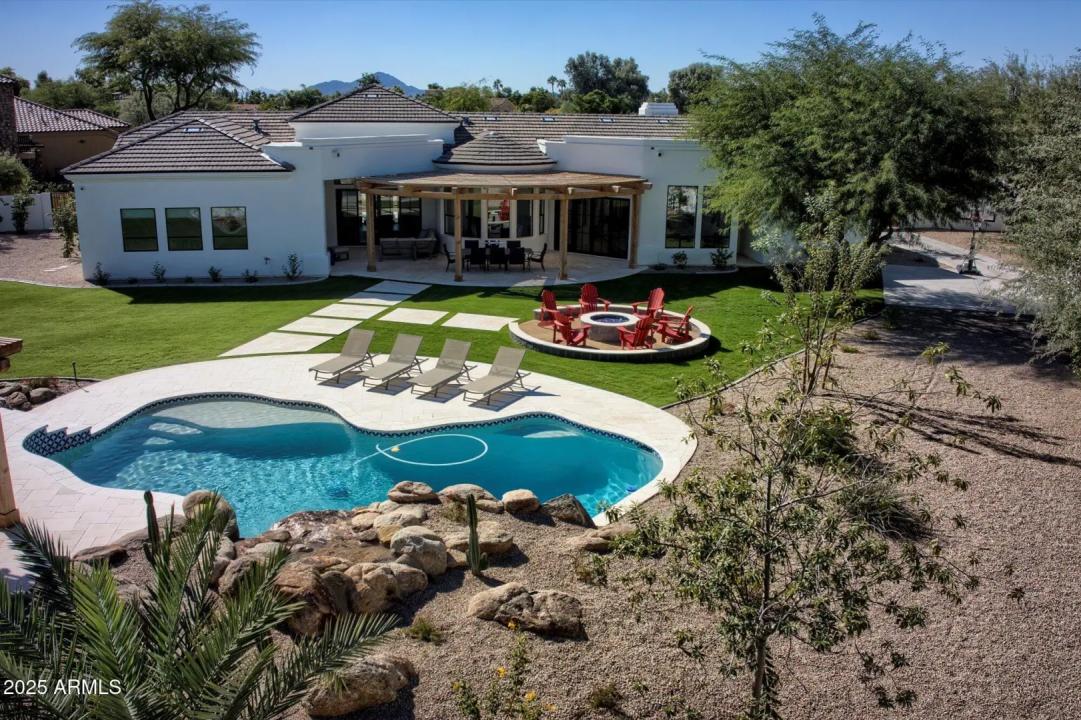Real Estate Picture 6