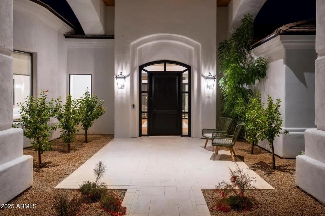 Real Estate Picture 8