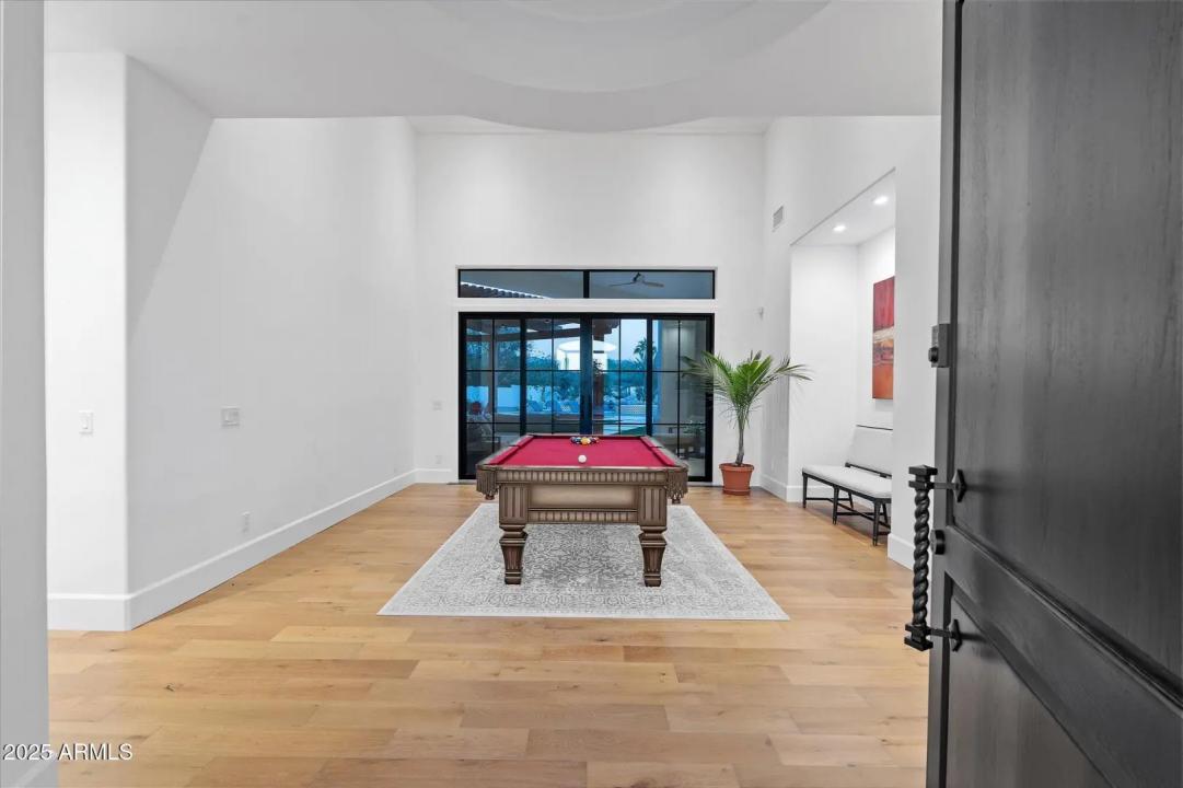 Real Estate Picture 9